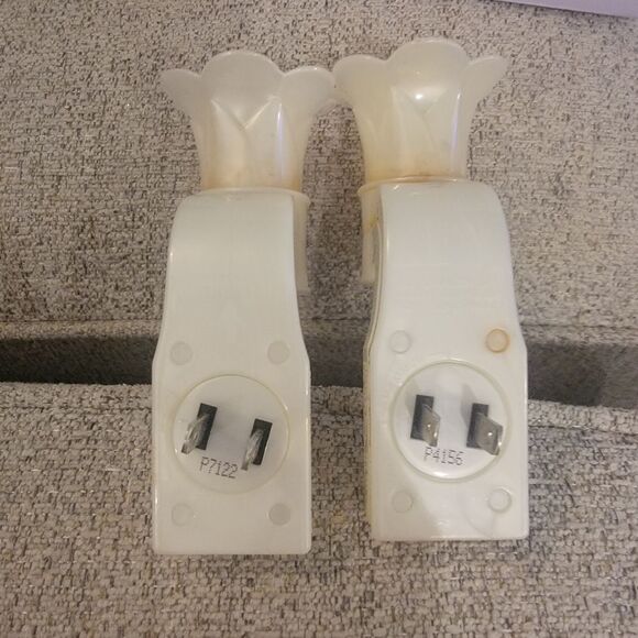 Bath & Body Works White #Wallflower #Fragrance Plug #NIGHTLIGHTS **Set Of 2** - Picture 2 of 3